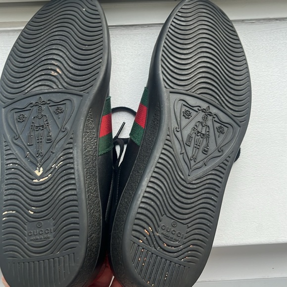 Gucci - Men’s Ace Sneakers - Black Leather - Picture 5 of 7